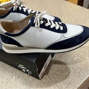 Naturalized sneakers size 10